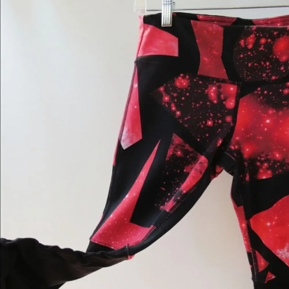 Alo Womens Goddess Black Legging Women's Small Red Geometric Space Pattern